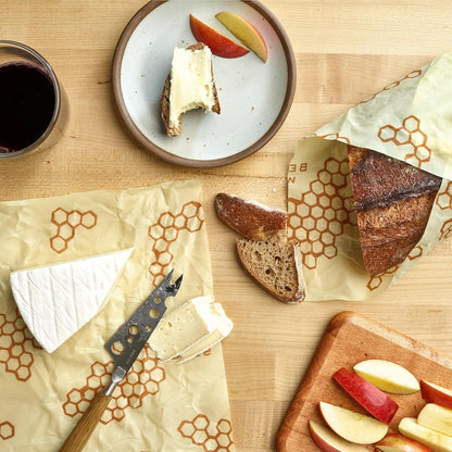 Bee's Wrap Beeswax Wraps for Food - Bread Wrap - Made in USA Reusable Bread Storage Bags - Organic & Eco-Friendly Alternative to Aluminum Foil, Sourdough Bags & Plastic Wrap, Honeycomb